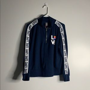 Quarter zip pull over